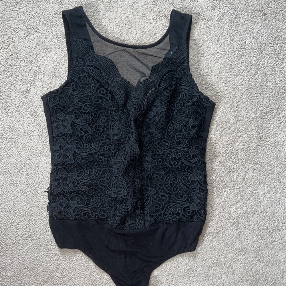 Beautiful Lulu’s Body Suit Black Lace Size Medium